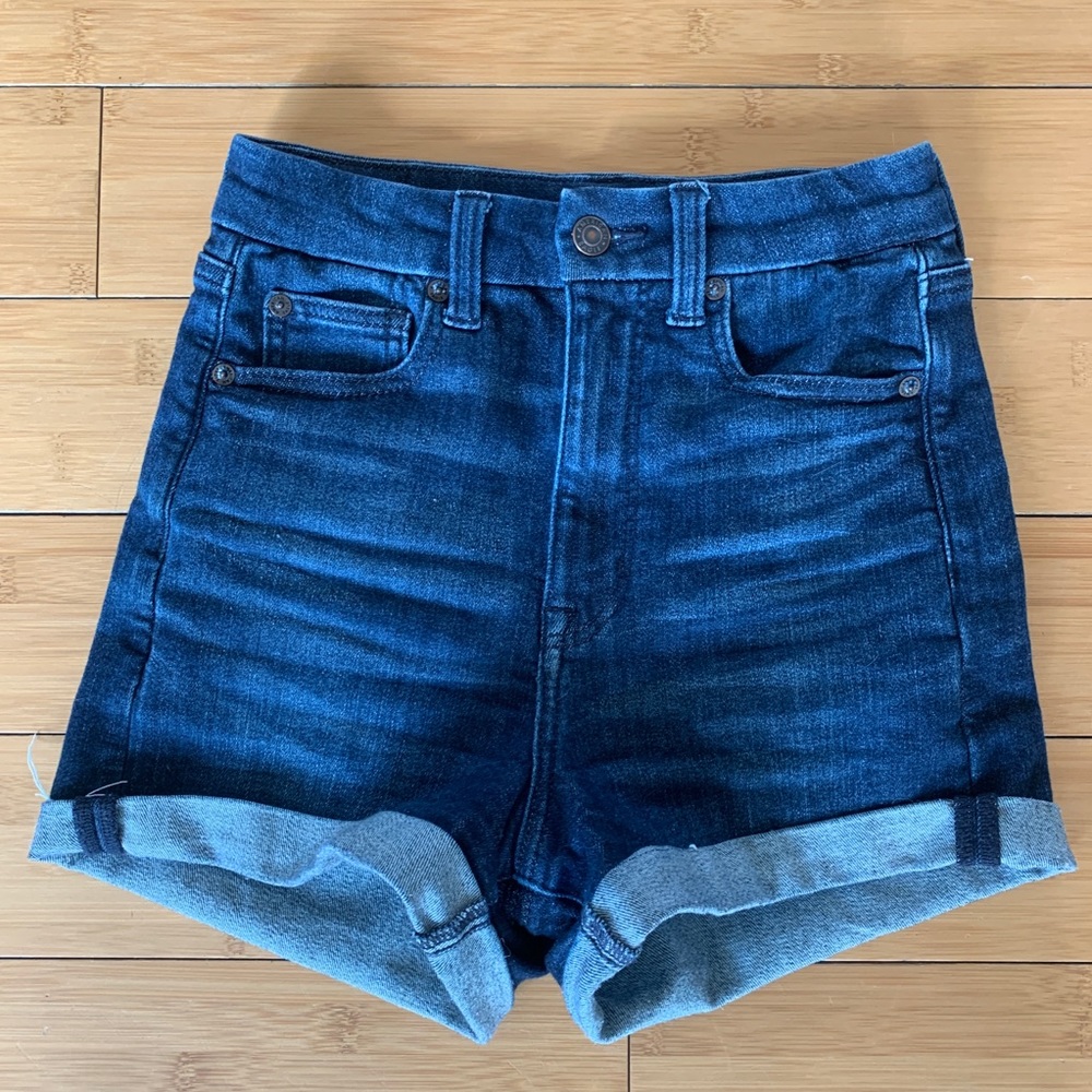 American Eagle Curvy Super Hi-Rise Shortie in Dark Wash - Size 2 - Picture 2 of 4